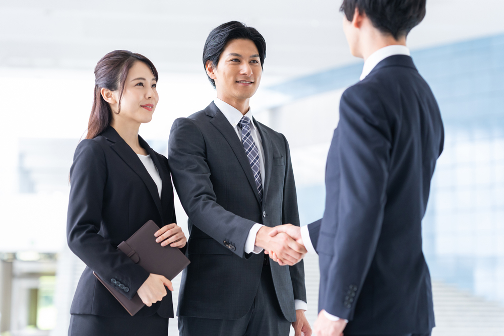 東京・新宿にあるソエル法律事務所では、企業の事業活動に伴って発生する様々な法律問題の対応や指導、契約等の作成・交渉支援などを行っております。